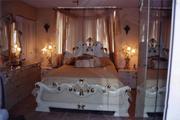 QUEEN BEDROOM SET, BEIGE WITH GOLD TRIM