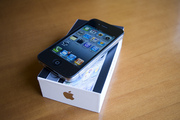 Apple iPhone 4 32GB (Brand New)