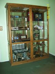 BEAUTIFUL OAKWOOD CURIO/DISPLAY CABINET