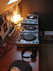2x Pioneer cdj-1000MK3 & 1x djm-800 mixer DJ package @ 1200 eur